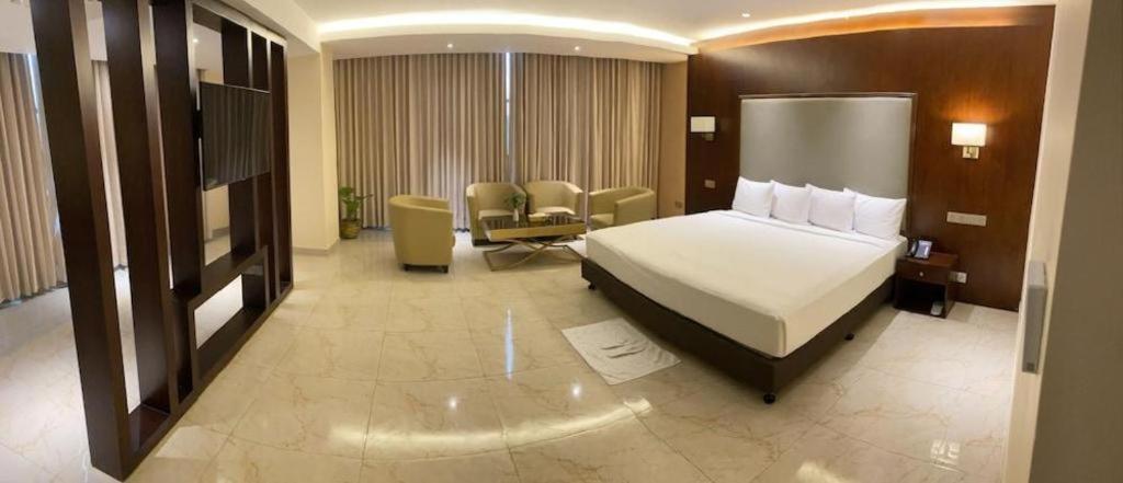 Hotel Tower Inn, Chittagong Esterno foto