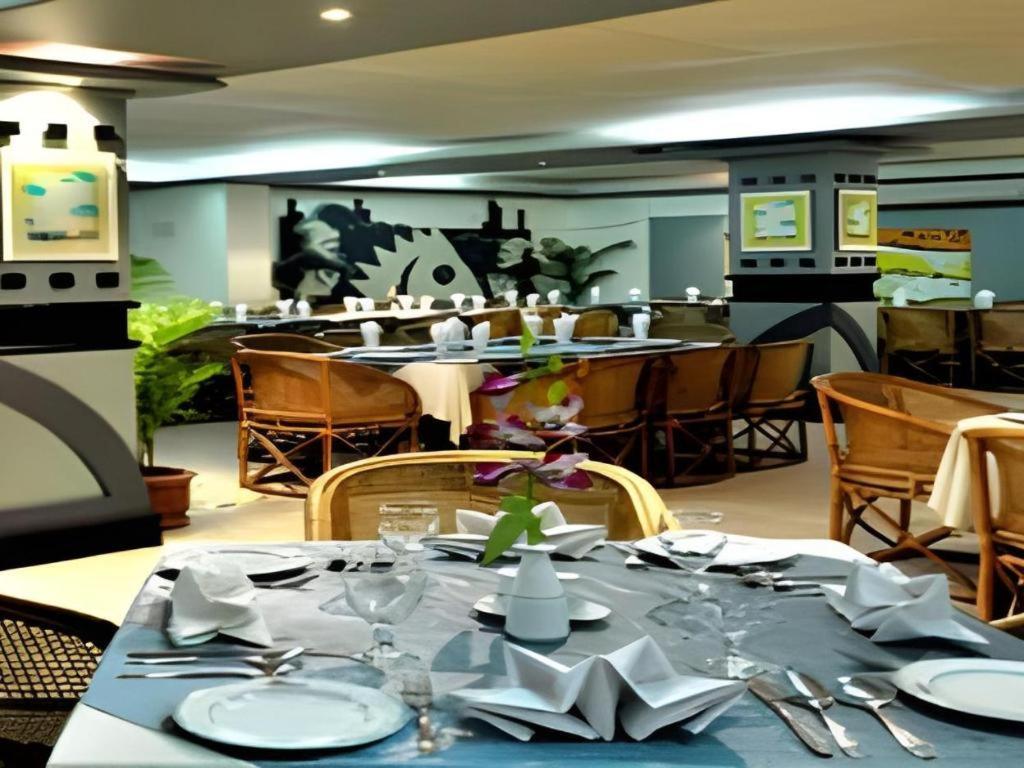 Hotel Tower Inn, Chittagong Esterno foto